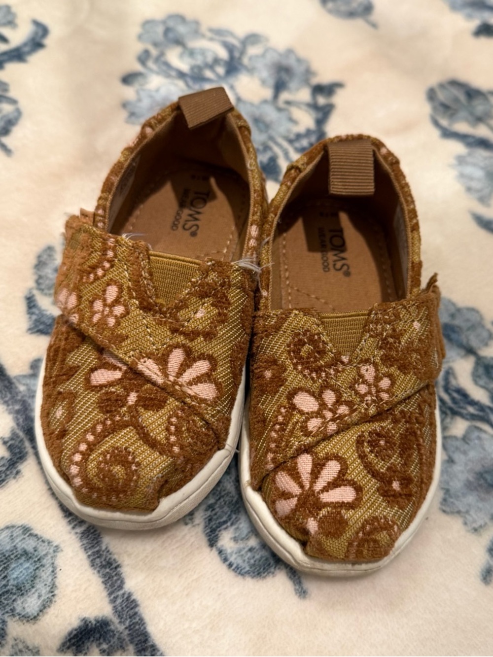 Toms Brown Floral Slip-On Baby Walker Shoes with Pink Accents